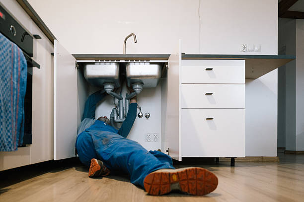 Professional Emergency Plumber technician working in Bedford, VA